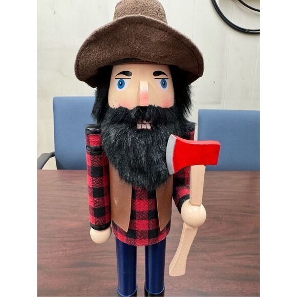 Nutcracker 15 Inch Lumberjack - Picture 2 of 6